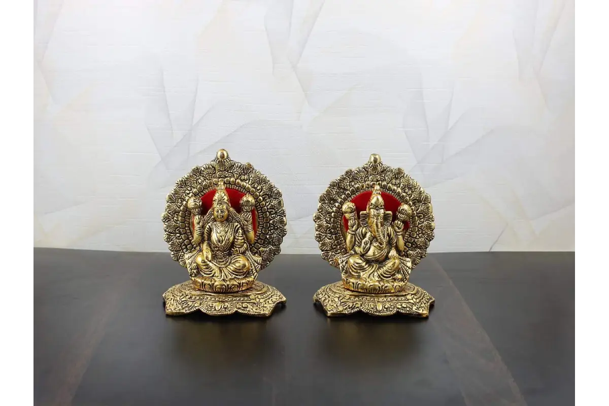 Housewarming Lakshmi Ganesha Chakra Set decor