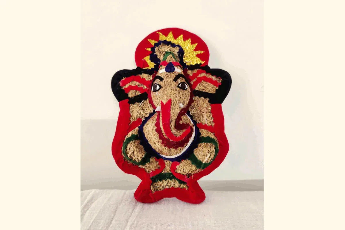 Vetiver Shining Ganesha Small - Puja Celebrations
