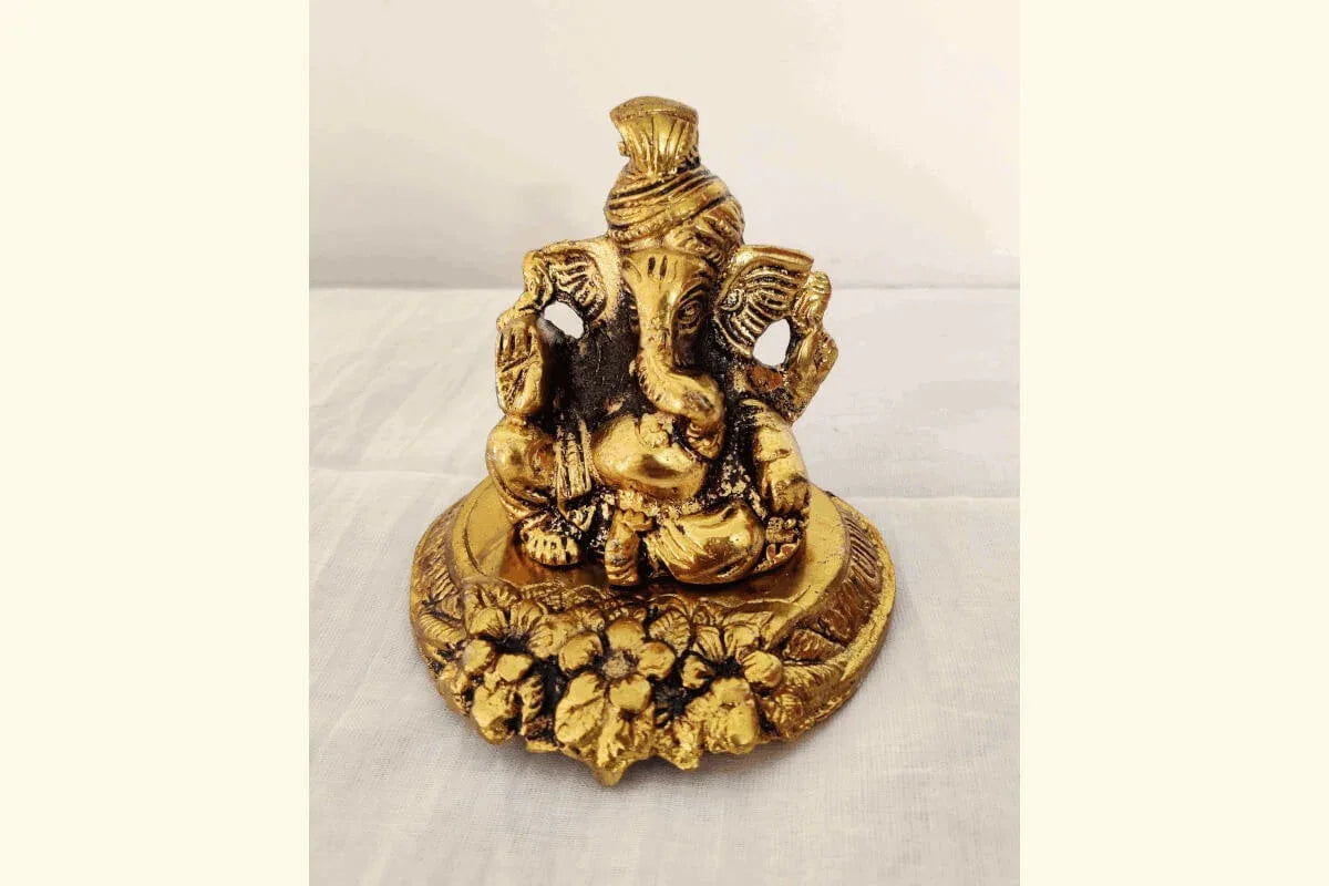 Pagdi Ganesha Gold - Puja Celebrations
