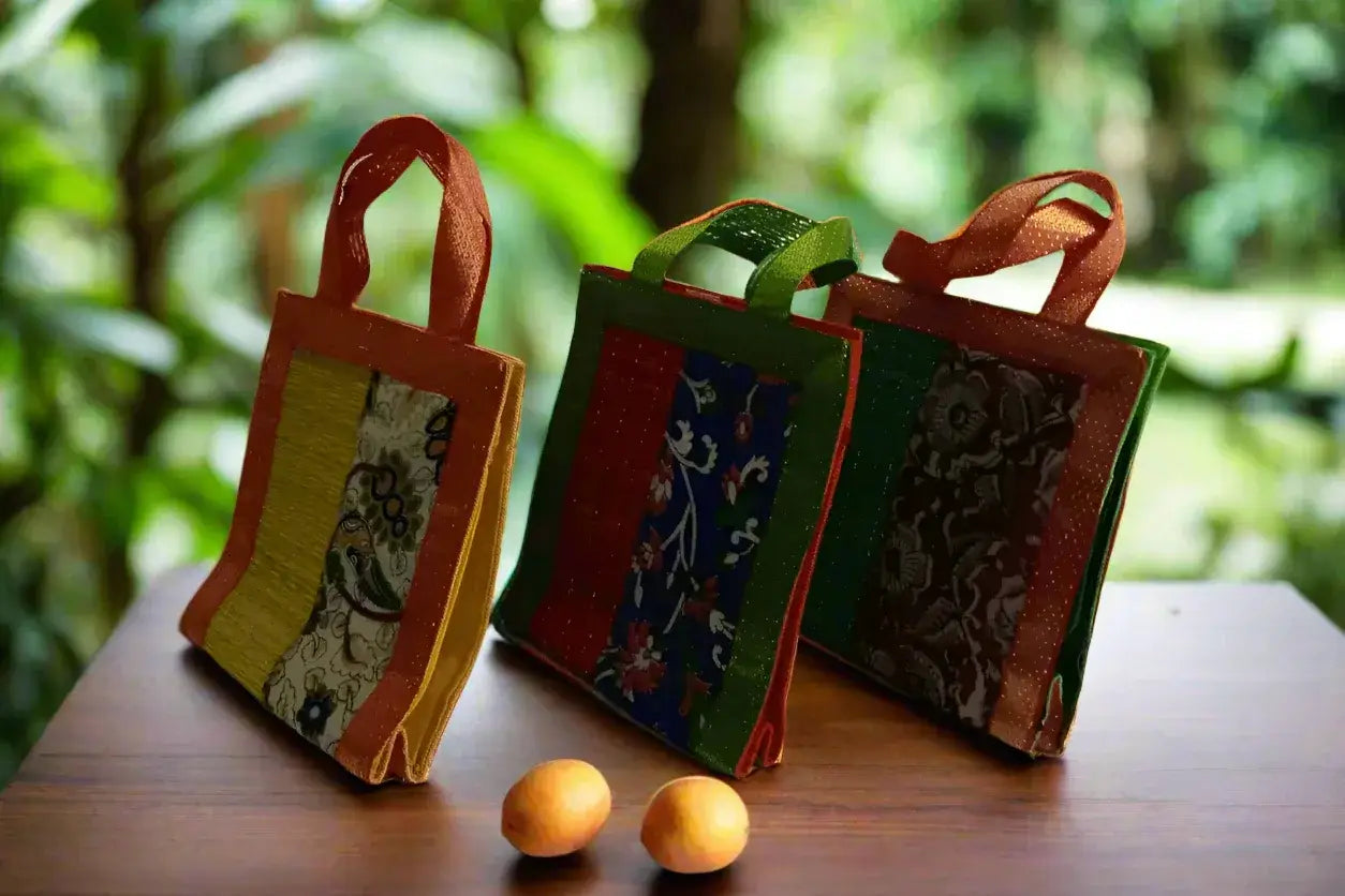- Eco‑friendly Kalamkari korai bag – perfect for Varalakshmi Puja and Navaratri golu
