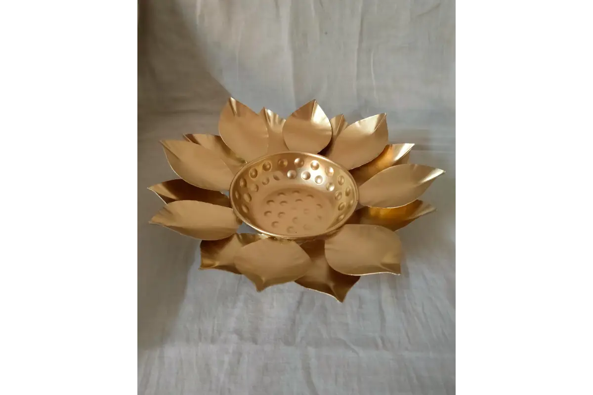 Diwali Decoration – Brass Diya Uruli with Diyas