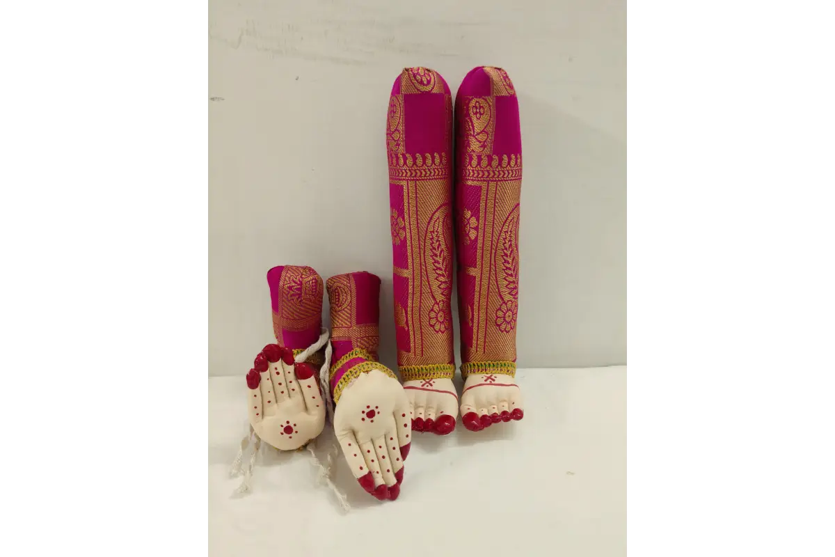 decorated zari hastham padham