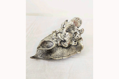 Side Pic of Paan Ganesha Diya Silver
