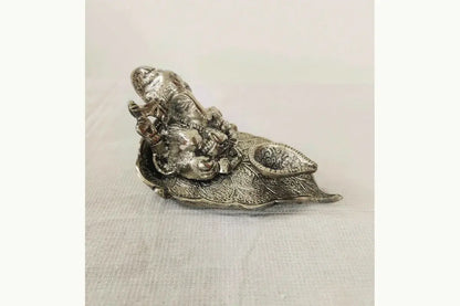 Traditional Paan shape Ganesha oil lamp for pooja