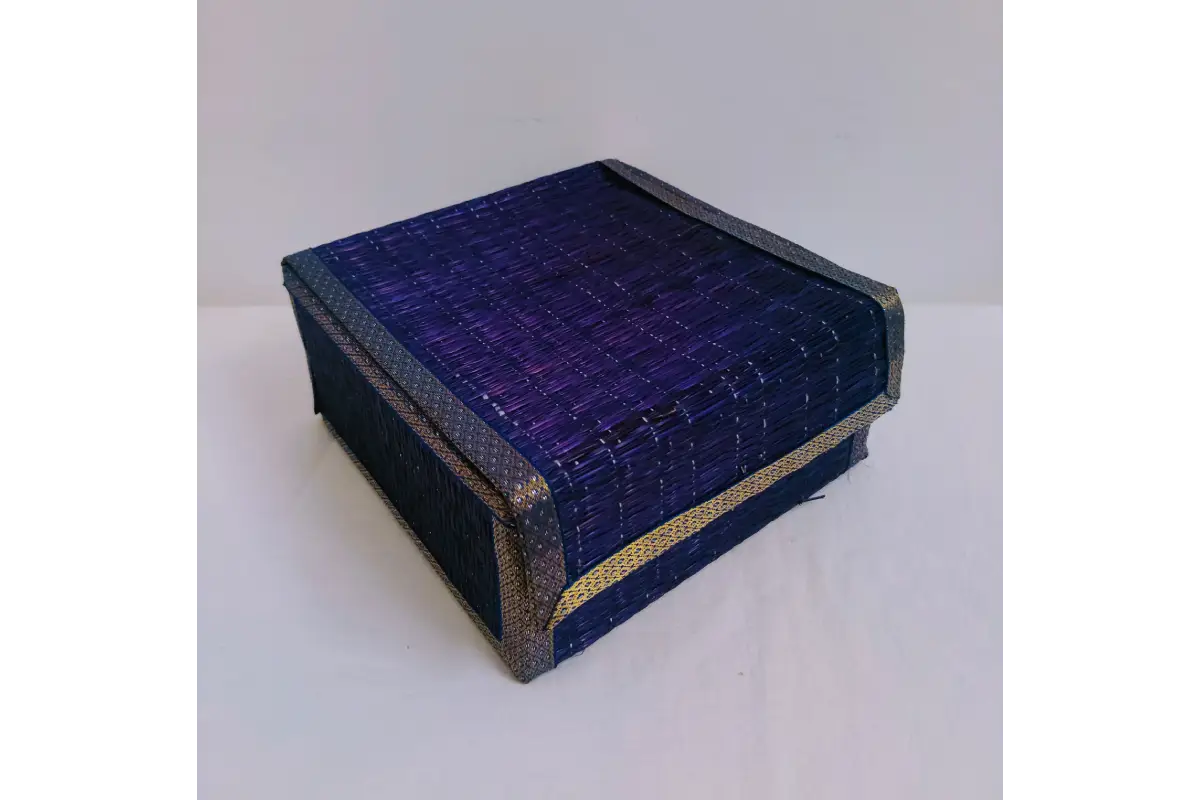 Assorted color fabric trims on Korai foldable gift boxes available wholesale