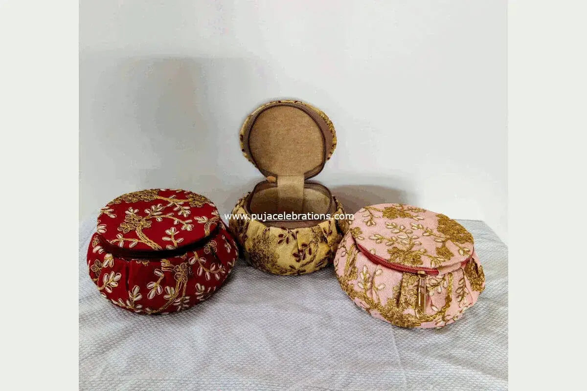Traditional-bangle-storage-box-for-wedding-return-gifts