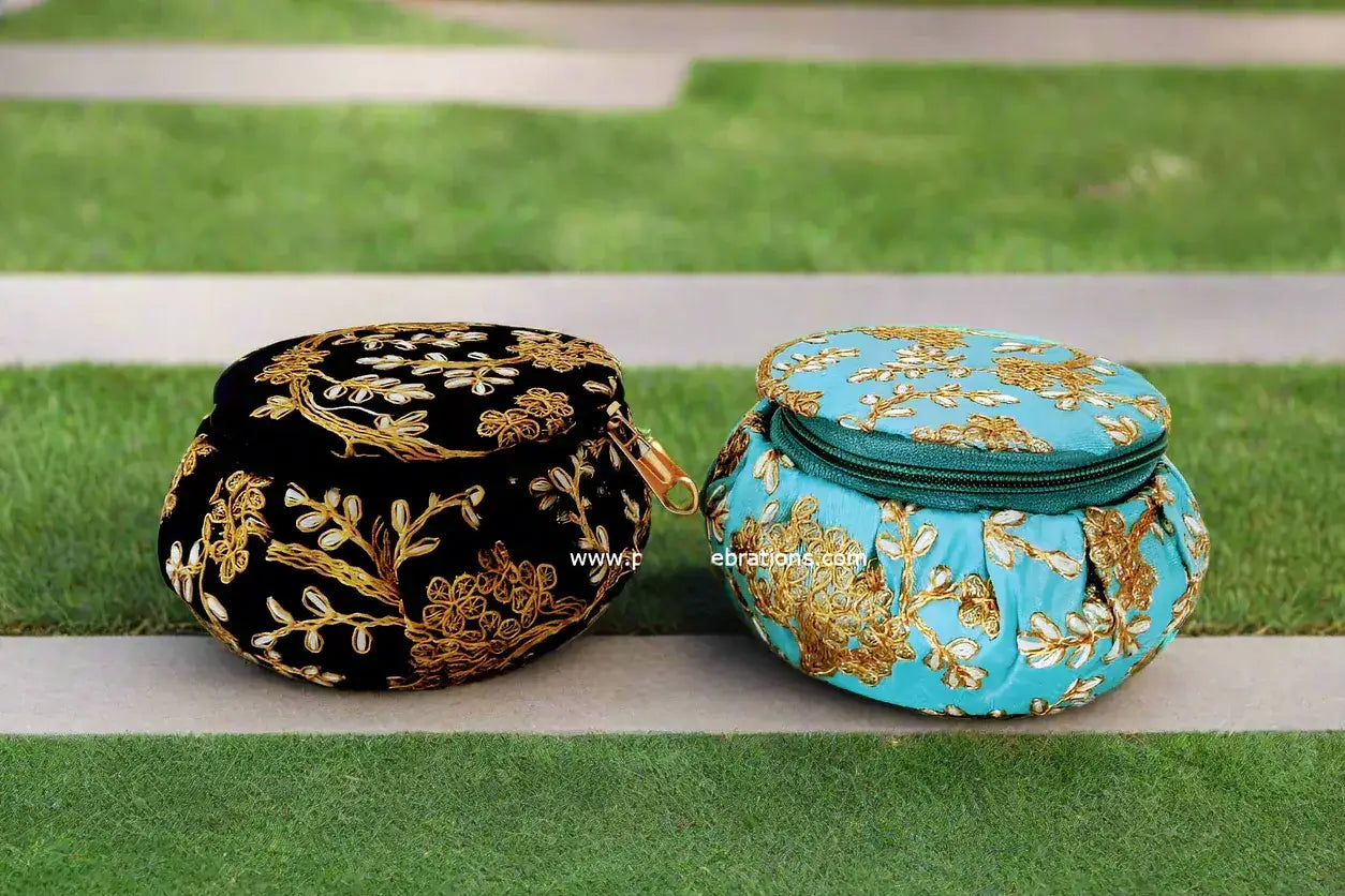 Small-size-embroidered-bangle-box-2x4-inches