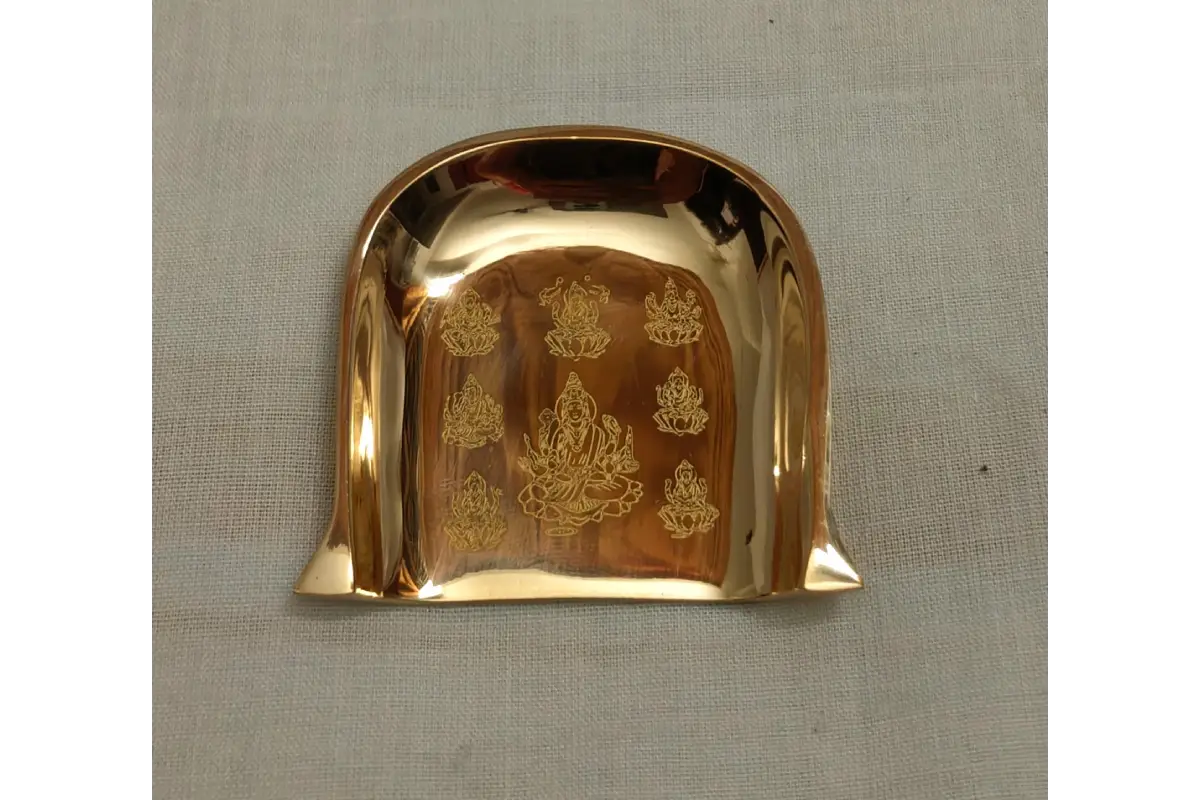 Ashtalakshmi printed muram held in hand showing realistic size for gifting