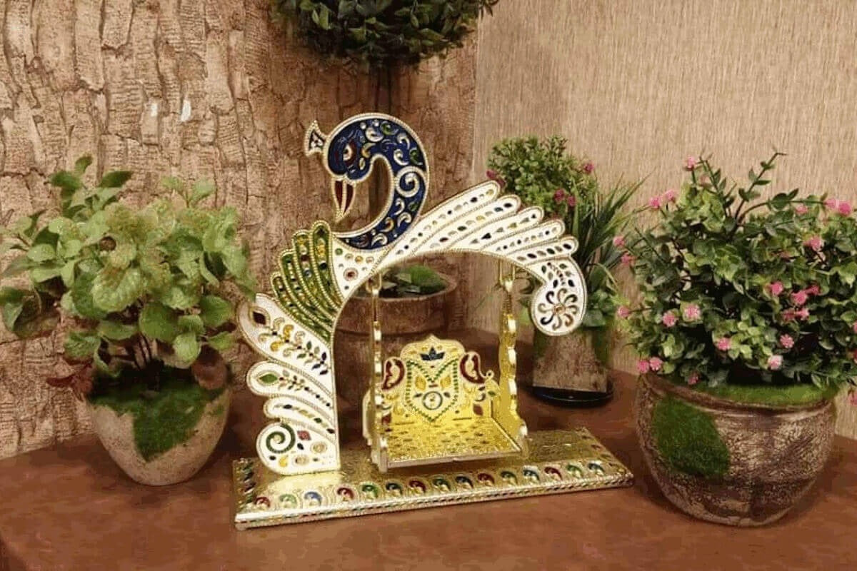 Premium Wooden Meenakari Jhula bulk orders
