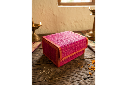 Eco friendly Korai foldable gift box assembled with lid for wedding return gifts