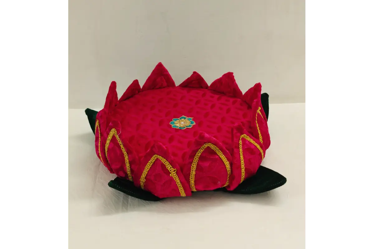 Lotus Peedam Stand