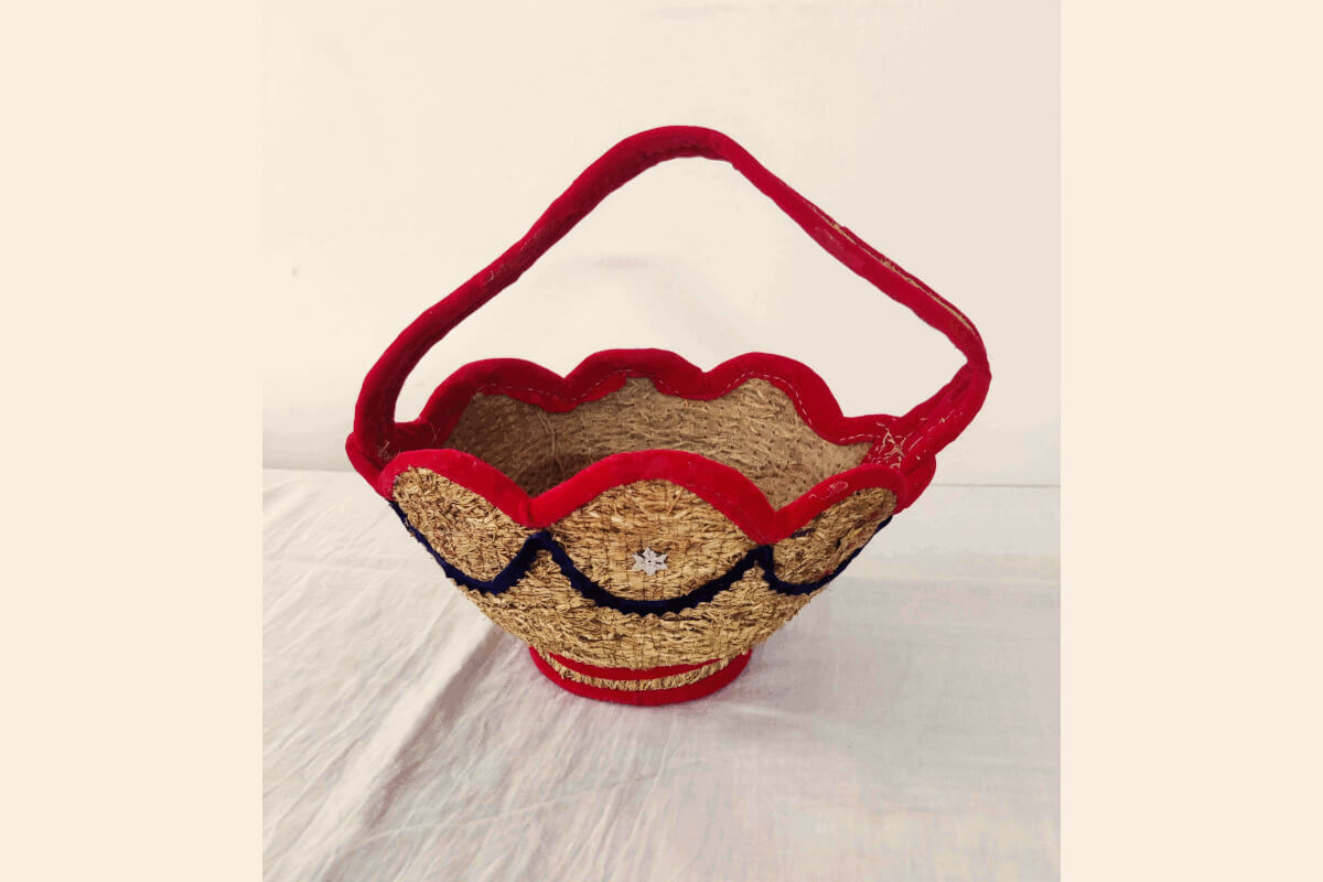 Another view of Vetiver Pooja Basket Butti