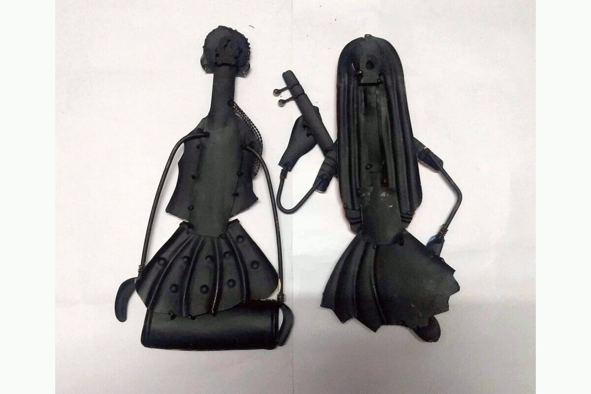 Backside view of Rajasthani Couple Musical Wall Decor