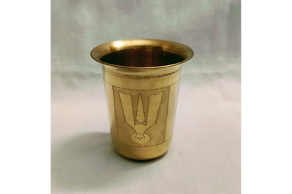Detail view of smooth drinking rim and sturdy solid base of Shanku Chakra Namam glass